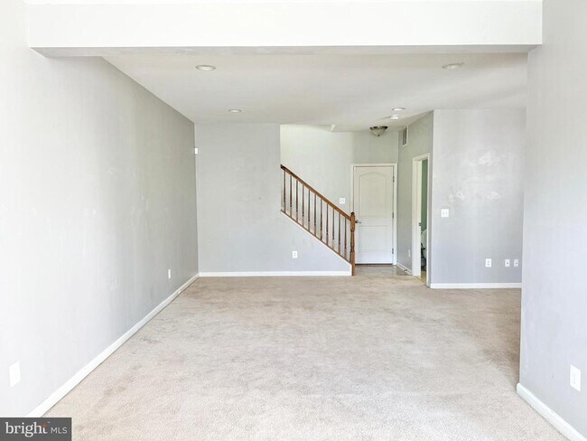 Building Photo - 7 Coulter Ln