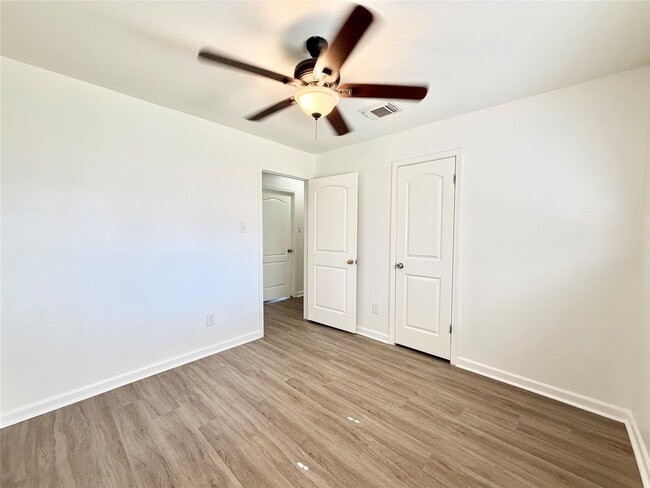 Building Photo - 10410 Sagetrail Dr