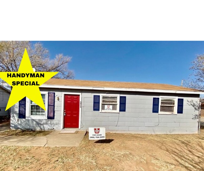 Primary Photo - Handyman Special $0 First Month's Rent / “...