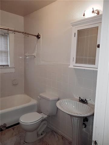 Building Photo - 5813 Llano Ave