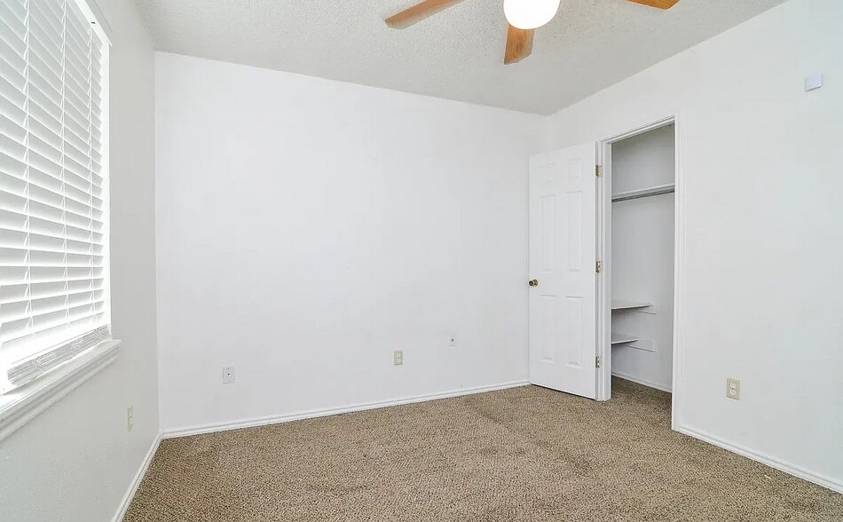 Building Photo - 8102 Avenue U