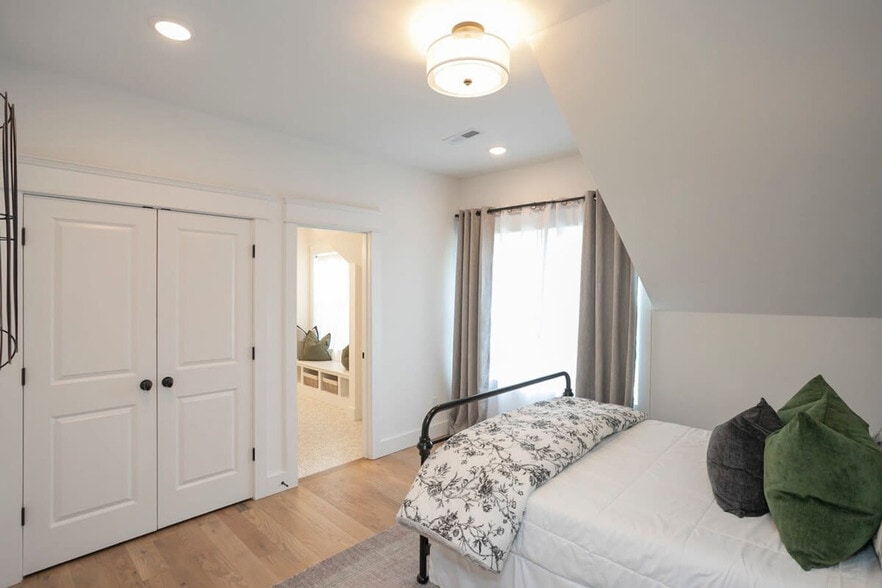 Building Photo - 106 Walnut Hill Dr