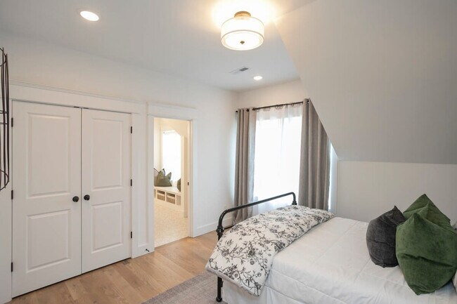Building Photo - 106 Walnut Hill Dr