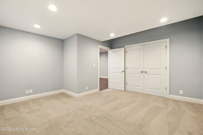 Building Photo - 8707 Featherbell Blvd