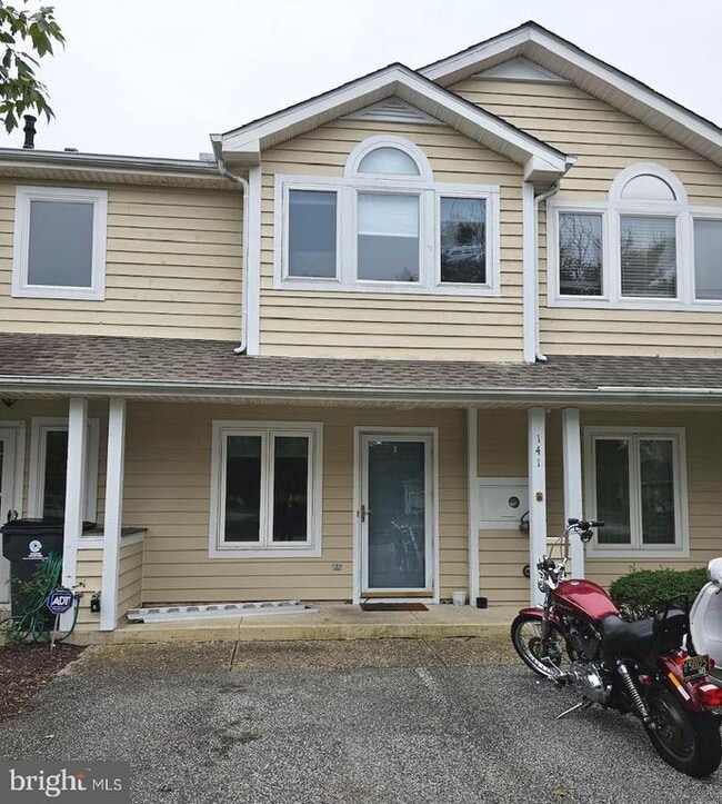 Building Photo - 141 Lakeside Dr