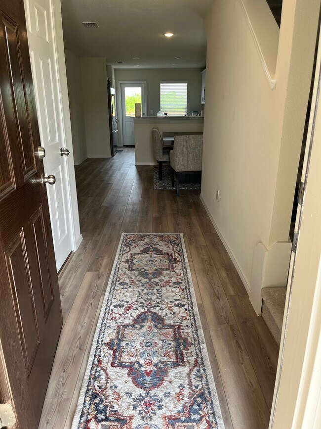 Building Photo - 326 Lake Erie Dr