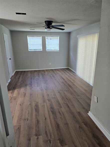 Building Photo - 3006 Dacca Dr