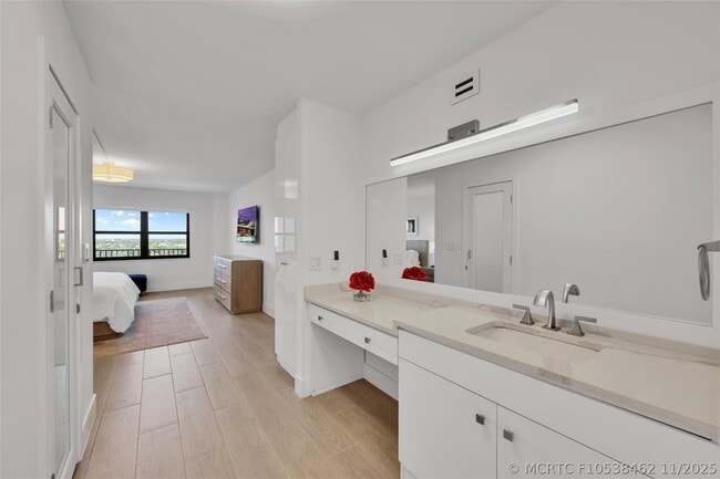 Building Photo - 5100 N Ocean Blvd