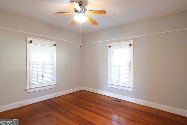 Building Photo - 217 Mountain View St