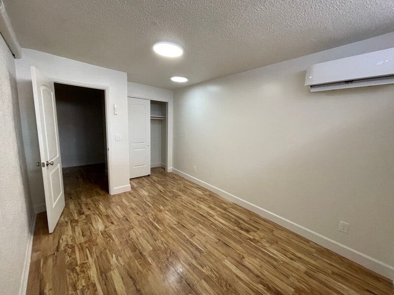 Building Photo - 2730 S Highland Dr