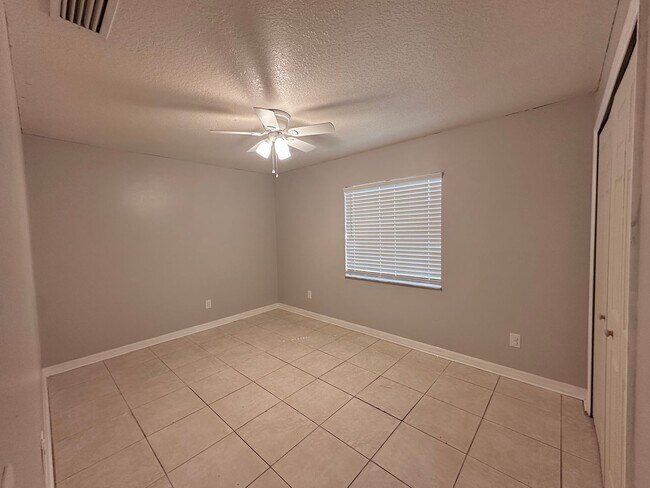 Building Photo - 53 Birchwood Dr