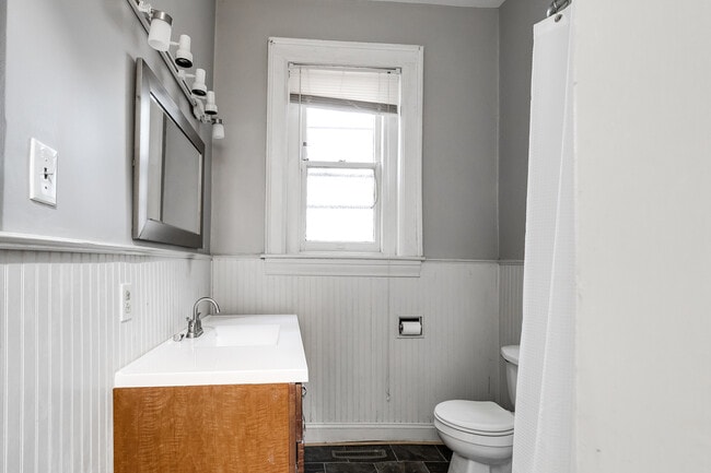 Bathroom Between Bedroom One and Two - 1809 Park Ave