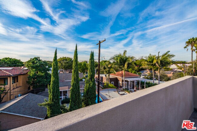 Building Photo - 3035 Wesley St