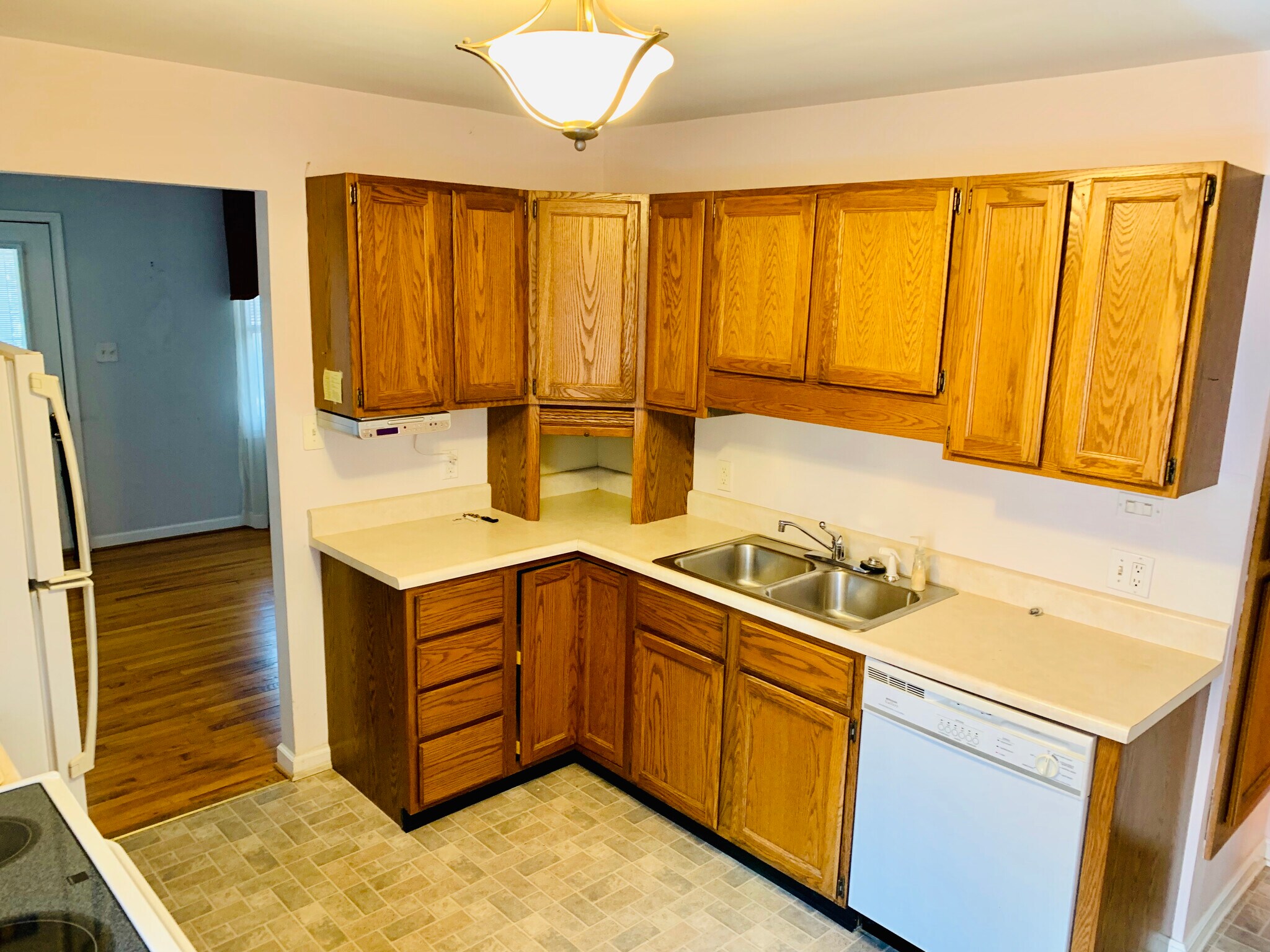 Main Kitchen - 615 N Willow St