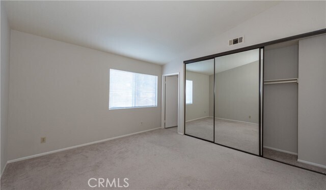 Building Photo - 656 Springbrook N