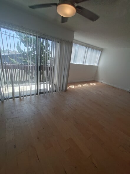 Building Photo - 5950 Canterbury Dr