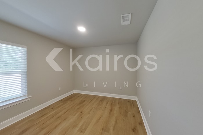 Building Photo - 13757 Pinyon Dr