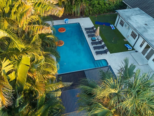 Building Photo - 2423 NE 202nd St