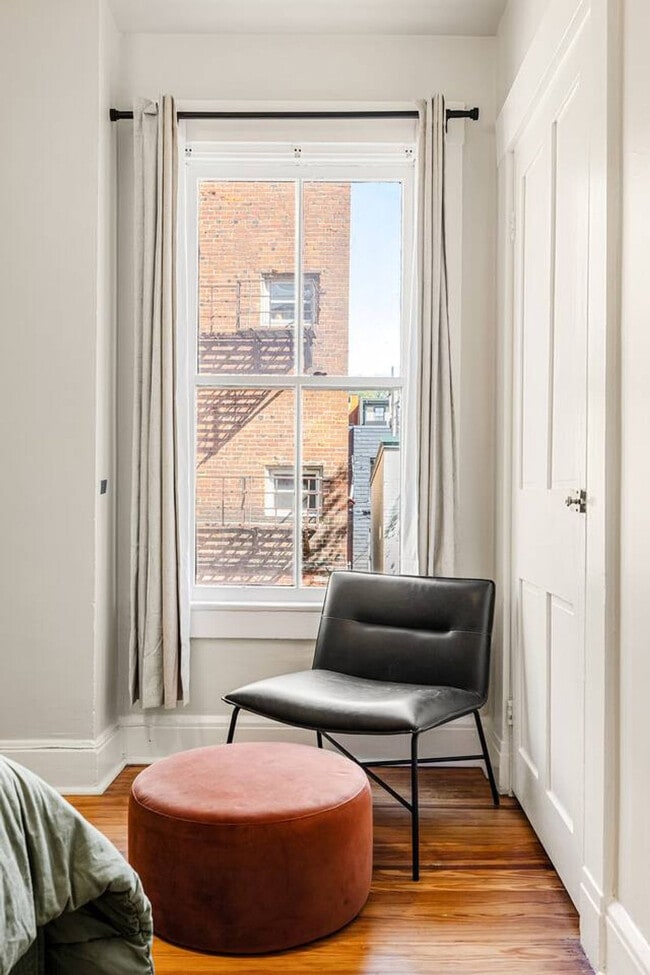 Building Photo - 1326 Broadway