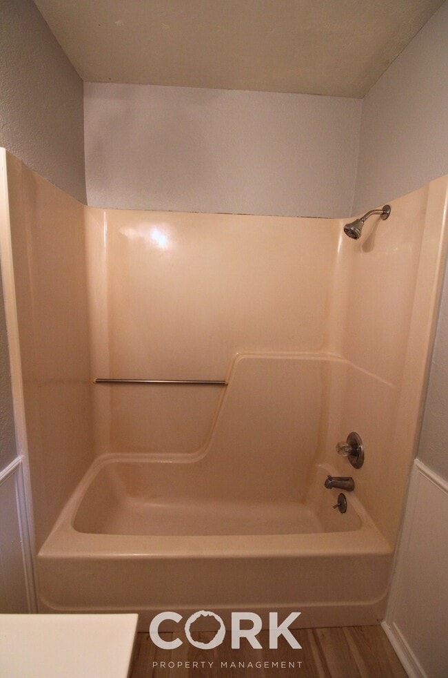 Building Photo - 708 Teal Pl