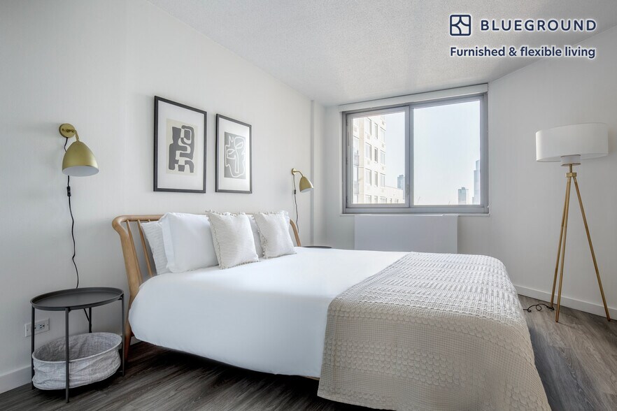 Building Photo - 401 E 34th St