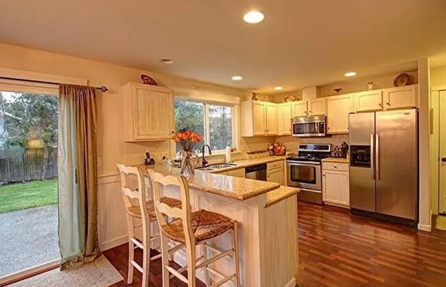 Building Photo - 3218 F Ave