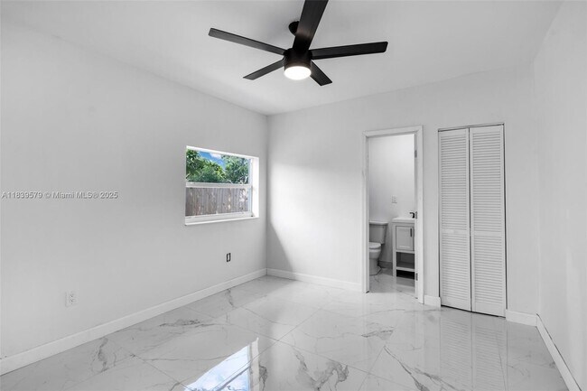 Building Photo - 8440 NW 11th Ct