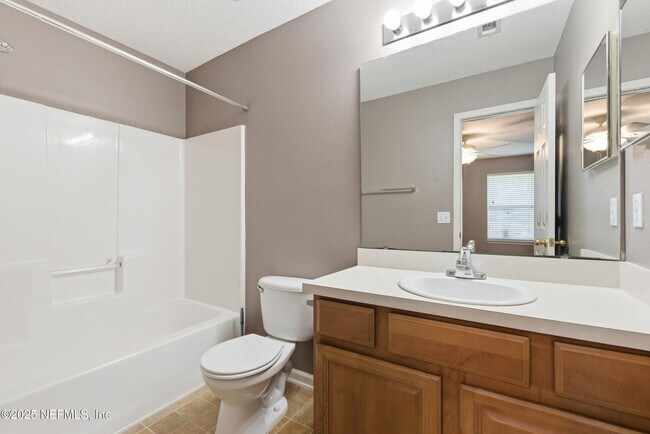 Building Photo - 216 Scrub Jay Dr