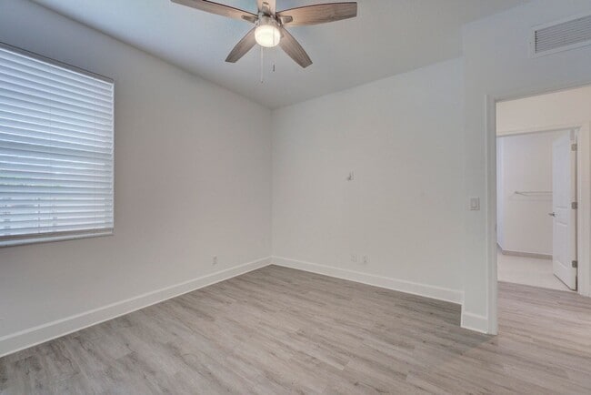 Building Photo - 9075 Kingsmoor Wy