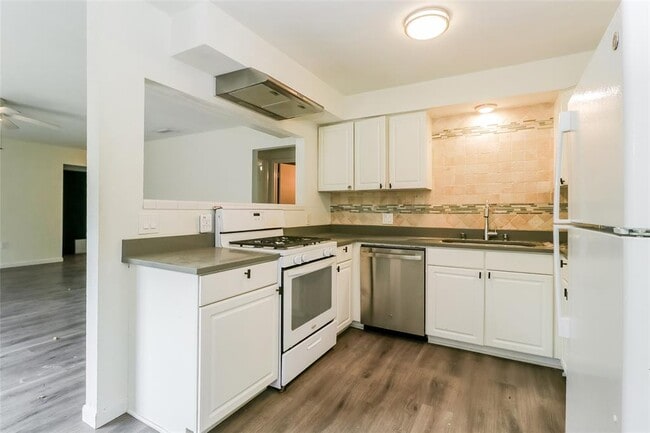 Building Photo - 2803 Cornish Cir