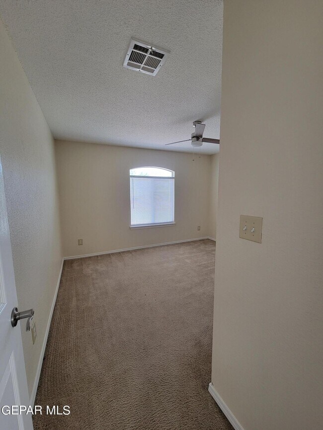 Building Photo - 14044 Peter Noyes Dr