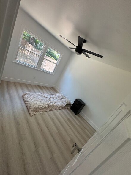 Building Photo - 9501 Laramie Ave