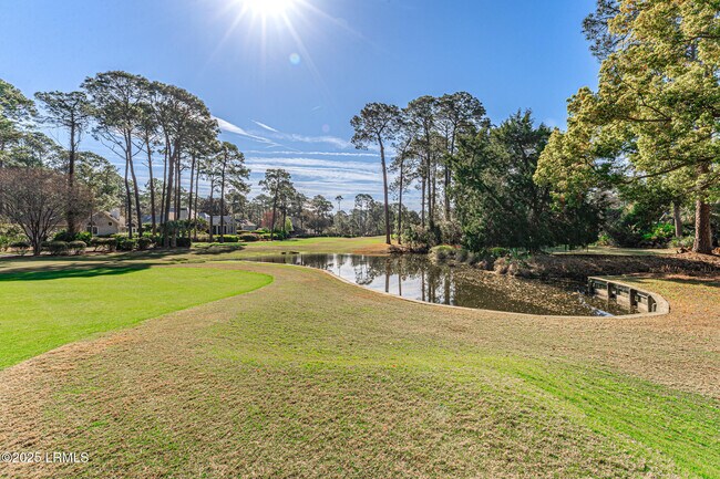 Building Photo - 187 Club Course Dr