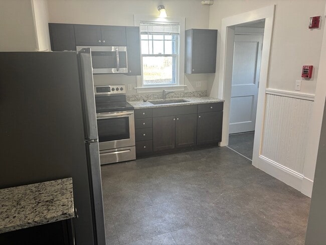 Building Photo - 44 Essex St