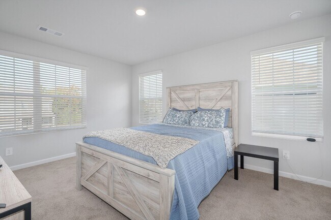Building Photo - 447 Augustine Dr