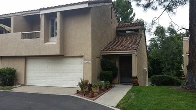 Building Photo - Impeccable end-unit La Mancha townhome in Mission Viejo