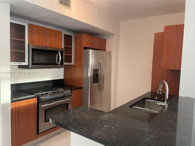 Building Photo - 2775 NE 187th St