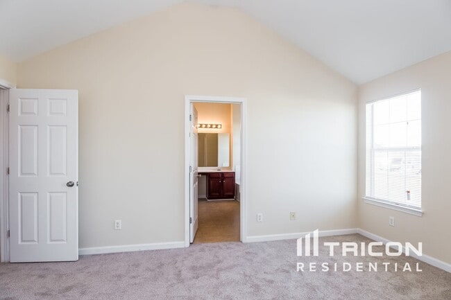Building Photo - 2435 Cornell Cir