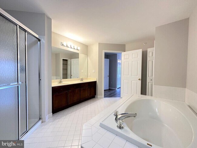 Building Photo - 202 Shannon Ct