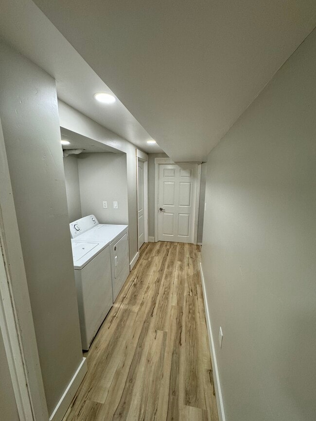 Building Photo - 583 N 150 W