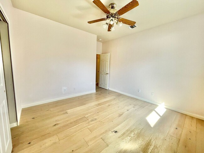 Building Photo - 707 Belmark Ct