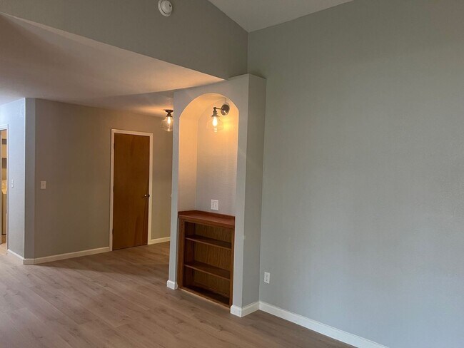 Building Photo - 4446 Tralee Ln