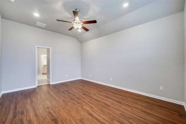 Building Photo - 1026 Tomball Downs Dr