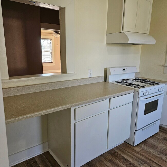 Building Photo - 5051 State Hwy 135 N