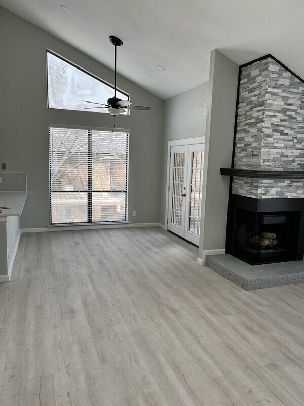 Primary Photo - 7522 Holly Hill Dr