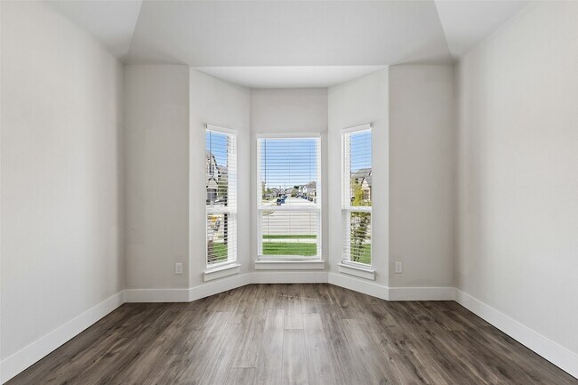 Building Photo - 6145 Tahoe Winds Dr