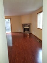 Building Photo - 3933 SW Pinewood Way