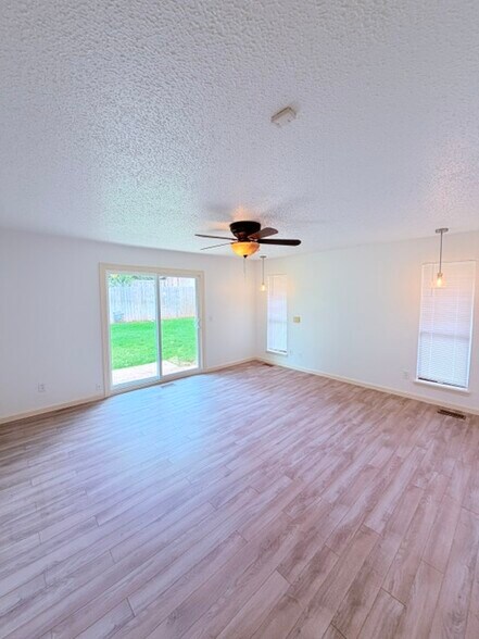 Building Photo - 12301 Arrowhead Ter