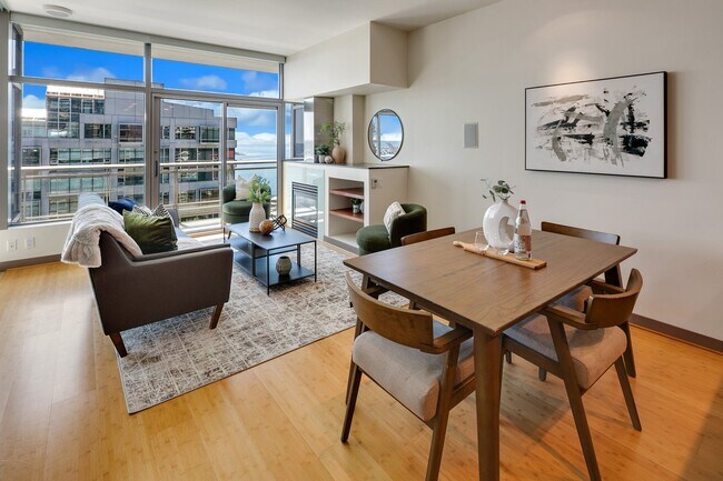 Building Photo - 2033 2nd Ave