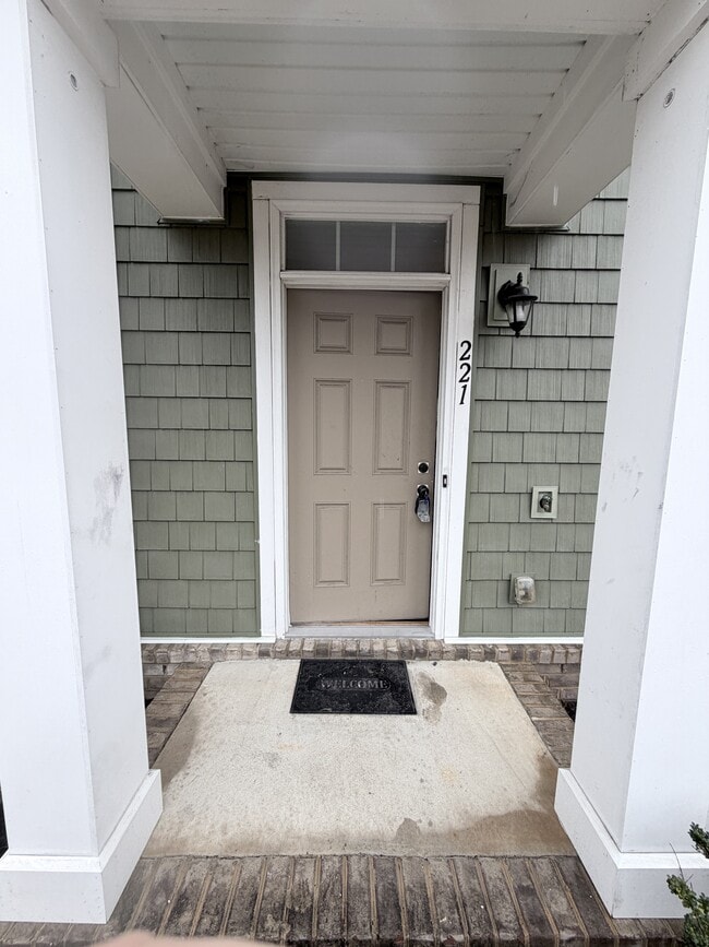 Building Photo - 221 Brittlebrush Dr